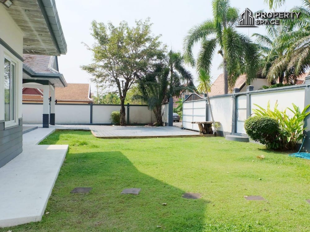 Spacious 4-Bedroom Pool Villa With Huge Garden In East Pattaya For Rent Image 6