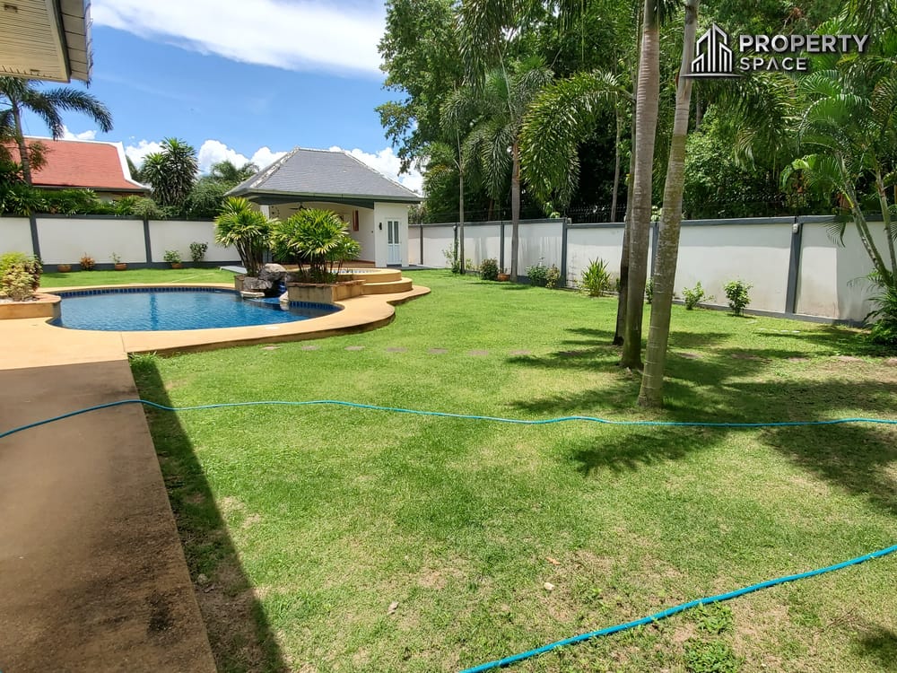Spacious 4-Bedroom Pool Villa With Huge Garden In East Pattaya For Rent Image 22