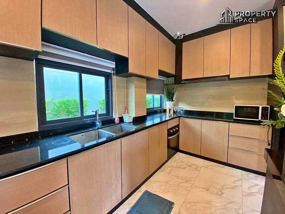 Luxury 4 Bedroom Pool Villa in Madcha Nirvana Huai Yai For Sale & Rent Image 15