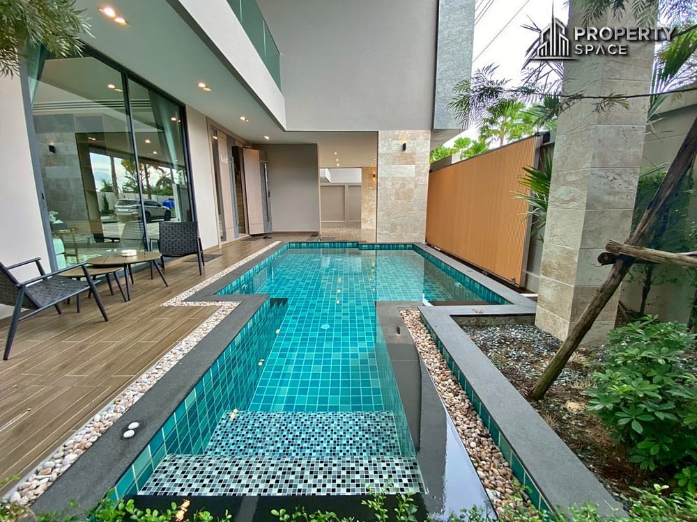 Luxury 4 Bedroom Pool Villa in Madcha Nirvana Huai Yai For Sale & Rent Image 3