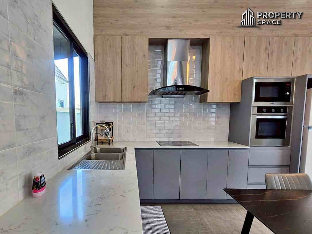 Luxury 3 Bedroom Nordic Pool Villa in East Pattaya For Rent Image 13