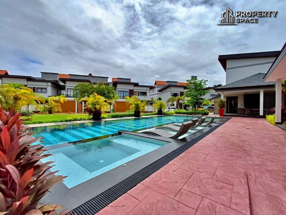 Newly Renovated 3 story Townhome 4-Bedroom Prime Location in Central Pattaya for Sale/Rent Image 7