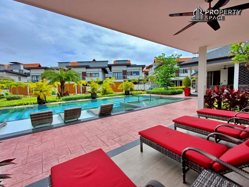 Newly Renovated 3 story Townhome 4-Bedroom Prime Location in Central Pattaya for Sale/Rent Image 3