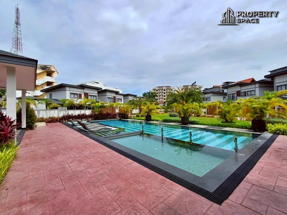 Newly Renovated 3 story Townhome 4-Bedroom Prime Location in Central Pattaya for Sale/Rent Image 4
