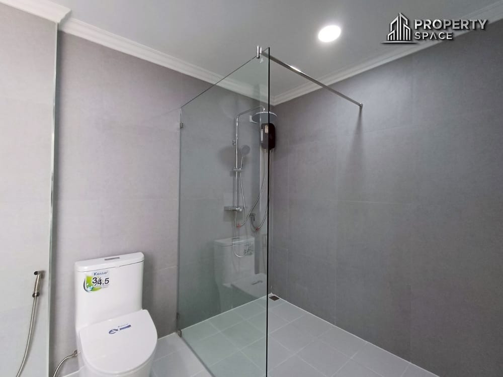 Newly Renovated 3 story Townhome 4-Bedroom Prime Location in Central Pattaya for Sale/Rent Image 25