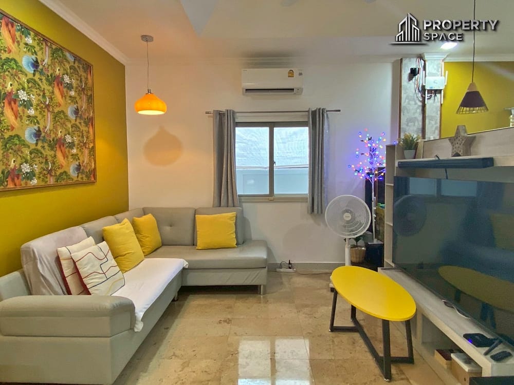 Charming Thai Style 3 Bedroom Pool Villa in East Pattaya for Sale Image 8