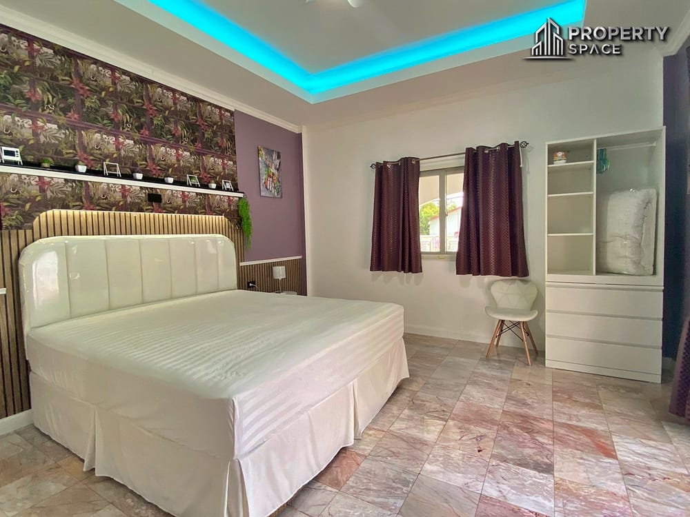 Charming Thai Style 3 Bedroom Pool Villa in East Pattaya for Sale Image 14