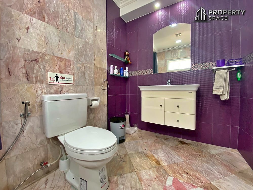 Charming Thai Style 3 Bedroom Pool Villa in East Pattaya for Sale Image 24