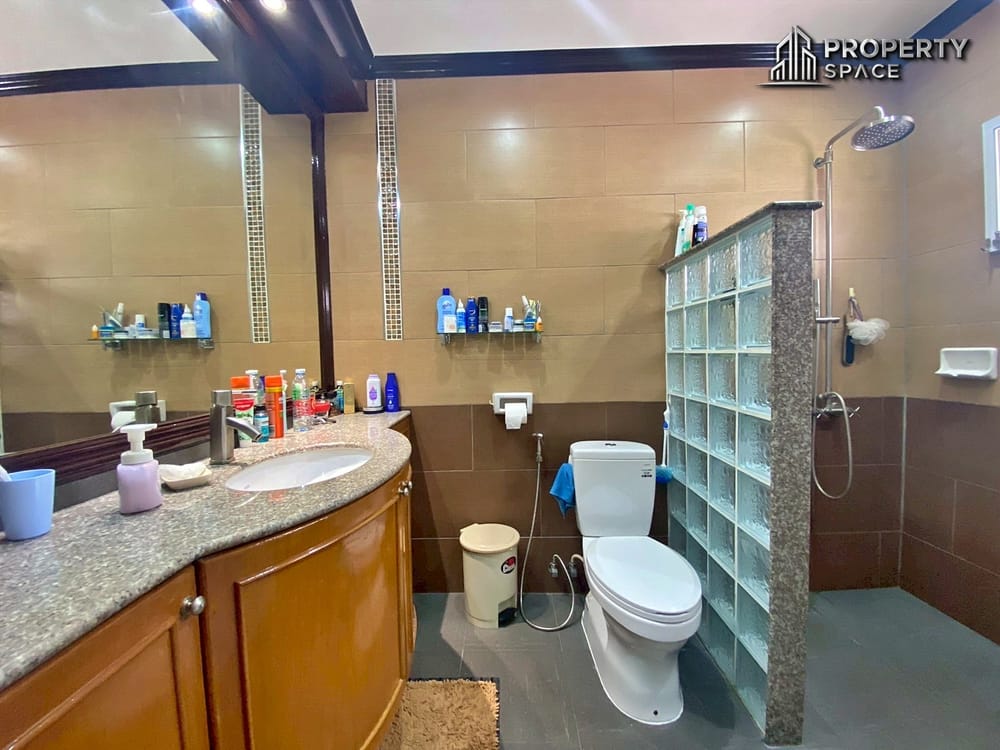 Charming Thai Style 3 Bedroom Pool Villa in East Pattaya for Sale Image 25