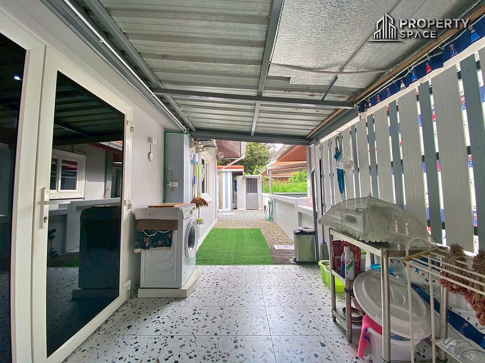 Charming Thai Style 3 Bedroom Pool Villa in East Pattaya for Sale Image 27