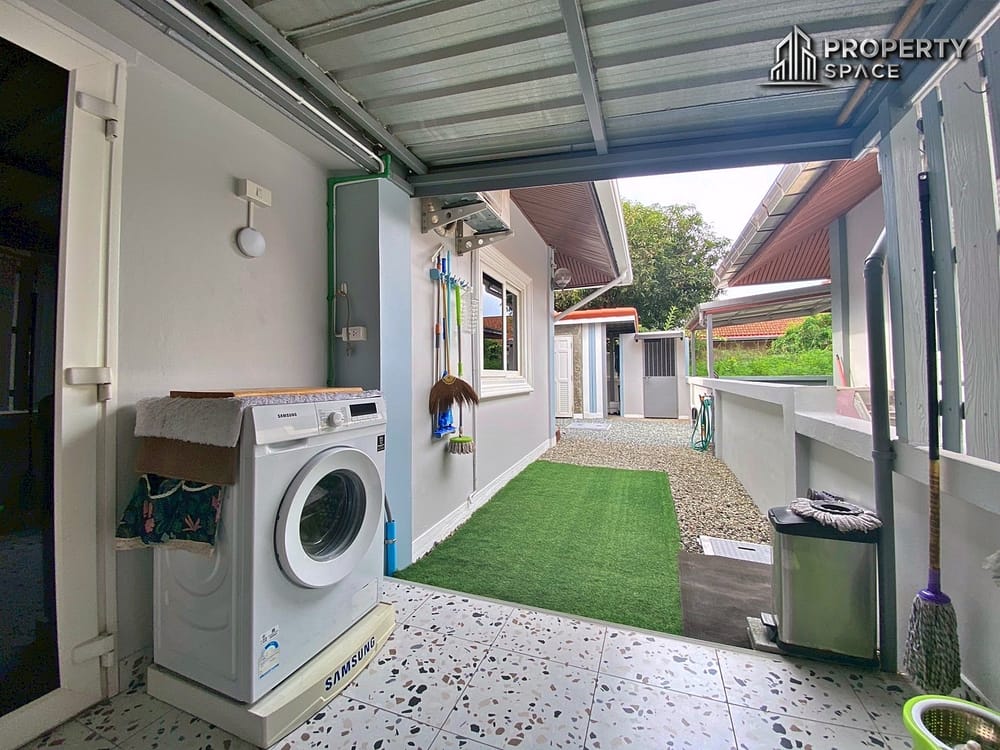 Charming Thai Style 3 Bedroom Pool Villa in East Pattaya for Sale Image 26