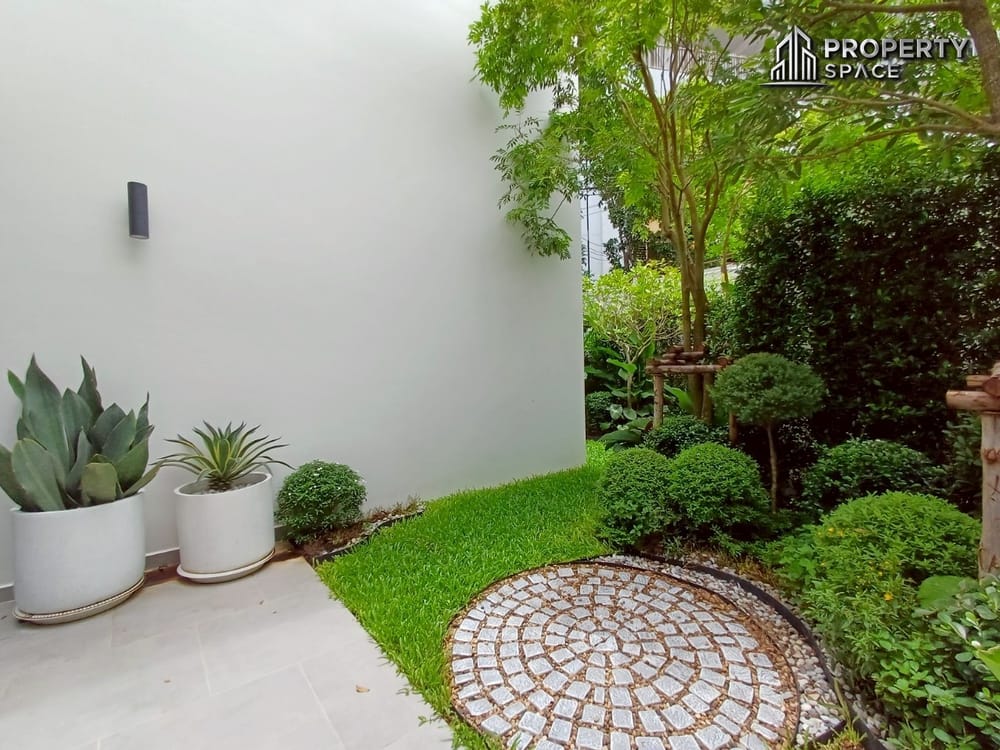 Luxurious Modern Pool Villa 4-Bedroom in South Pattaya Prime Location For Sale Image 53