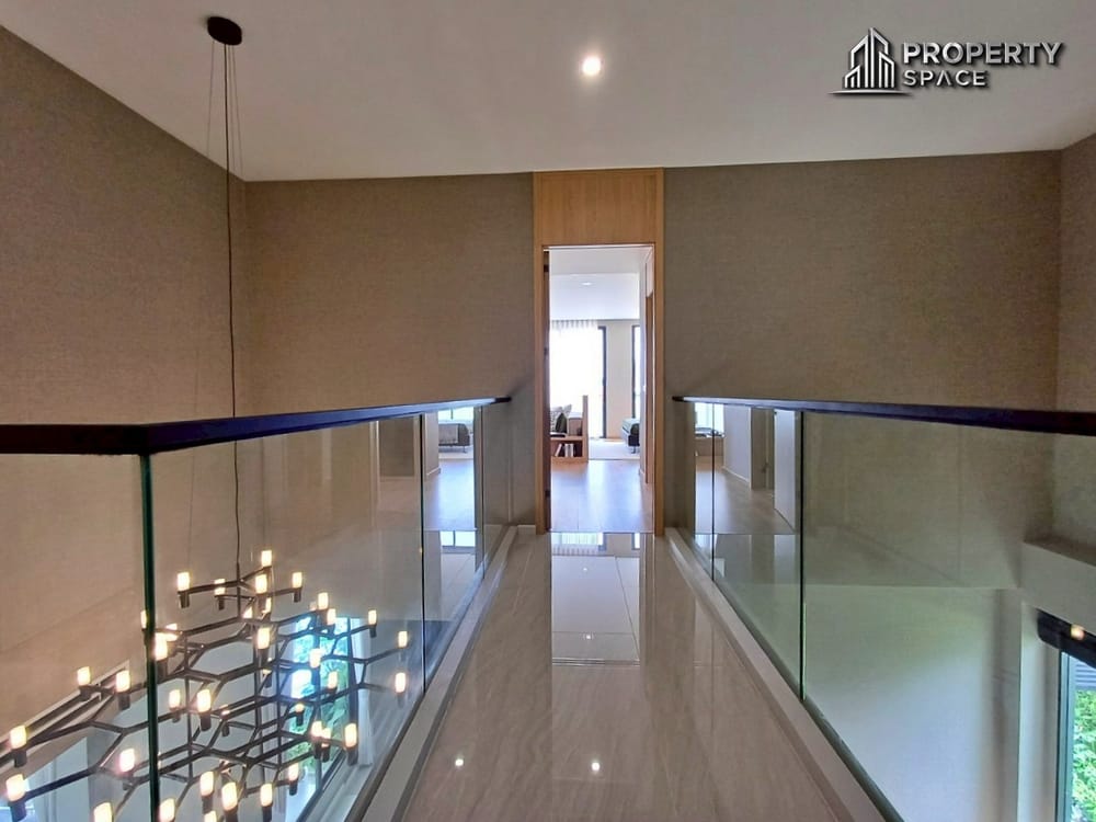 Luxurious Modern Pool Villa 4-Bedroom in South Pattaya Prime Location For Sale Image 18