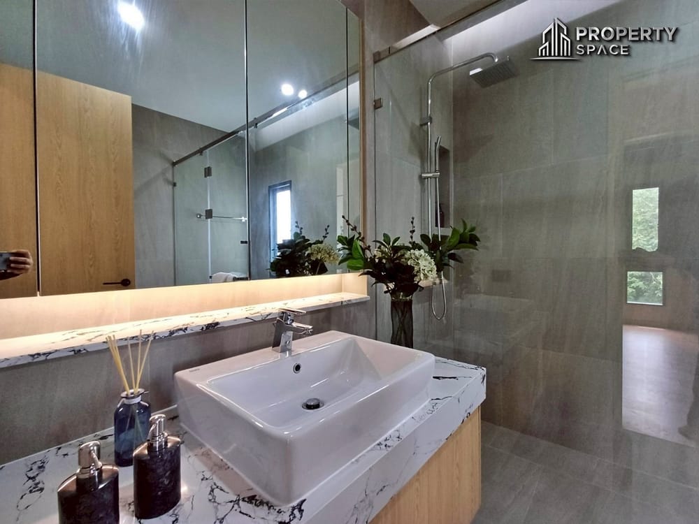 Luxurious Modern Pool Villa 4-Bedroom in South Pattaya Prime Location For Sale Image 38