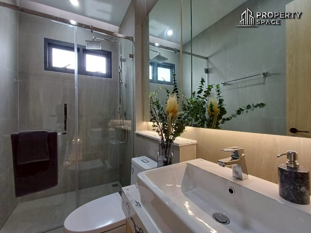Luxurious Modern Pool Villa 4-Bedroom in South Pattaya Prime Location For Sale Image 27