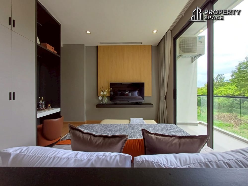 Luxurious Modern Pool Villa 4-Bedroom in South Pattaya Prime Location For Sale Image 26