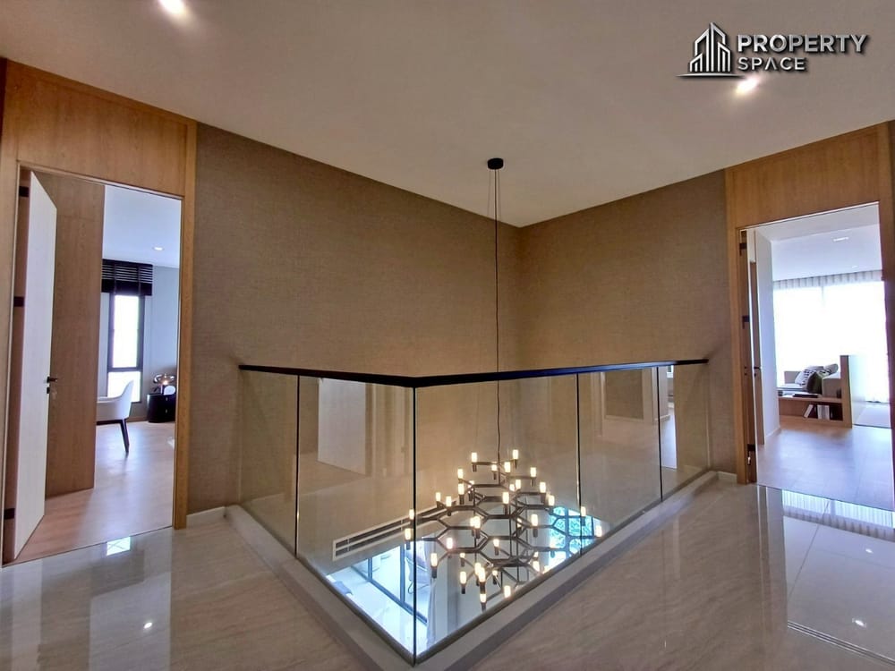 Luxurious Modern Pool Villa 4-Bedroom in South Pattaya Prime Location For Sale Image 17