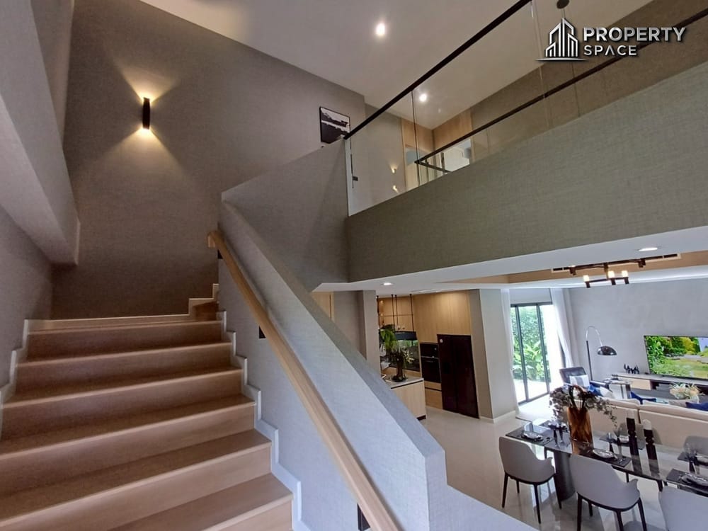 Luxurious Modern Pool Villa 4-Bedroom in South Pattaya Prime Location For Sale Image 15