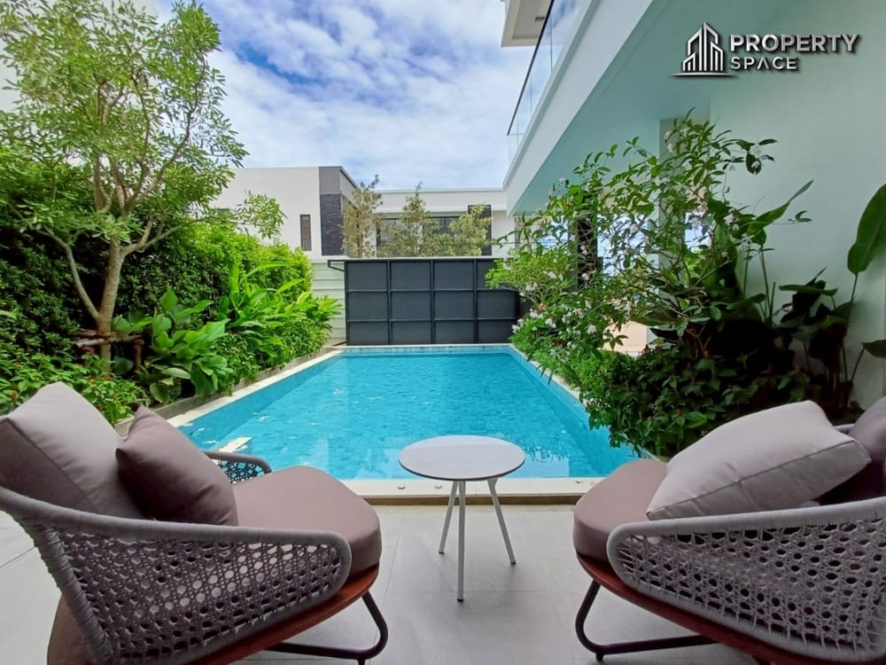 Luxurious Modern Pool Villa 4-Bedroom in South Pattaya Prime Location For Sale Image 5