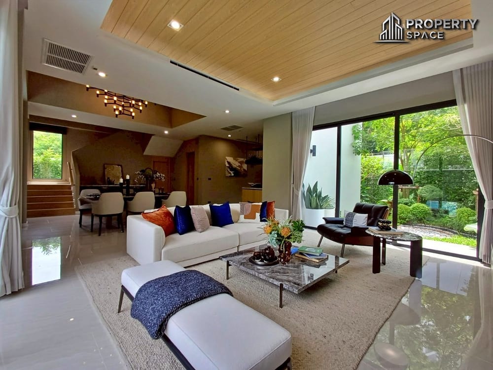 Luxurious Modern Pool Villa 4-Bedroom in South Pattaya Prime Location For Sale Image 7