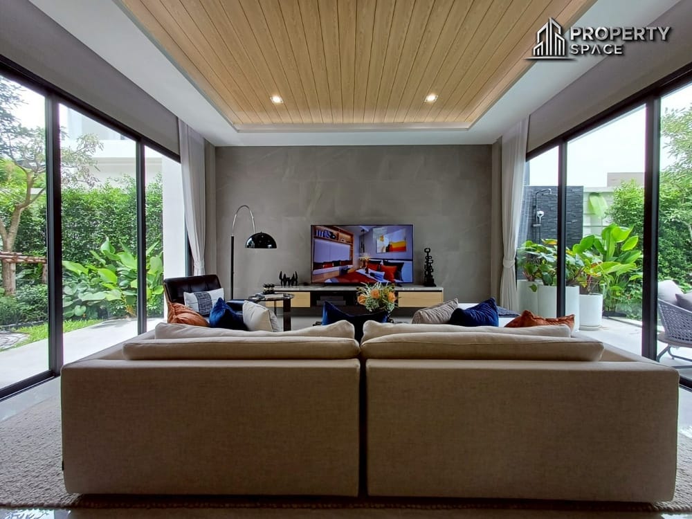 Luxurious Modern Pool Villa 4-Bedroom in South Pattaya Prime Location For Sale Image 9