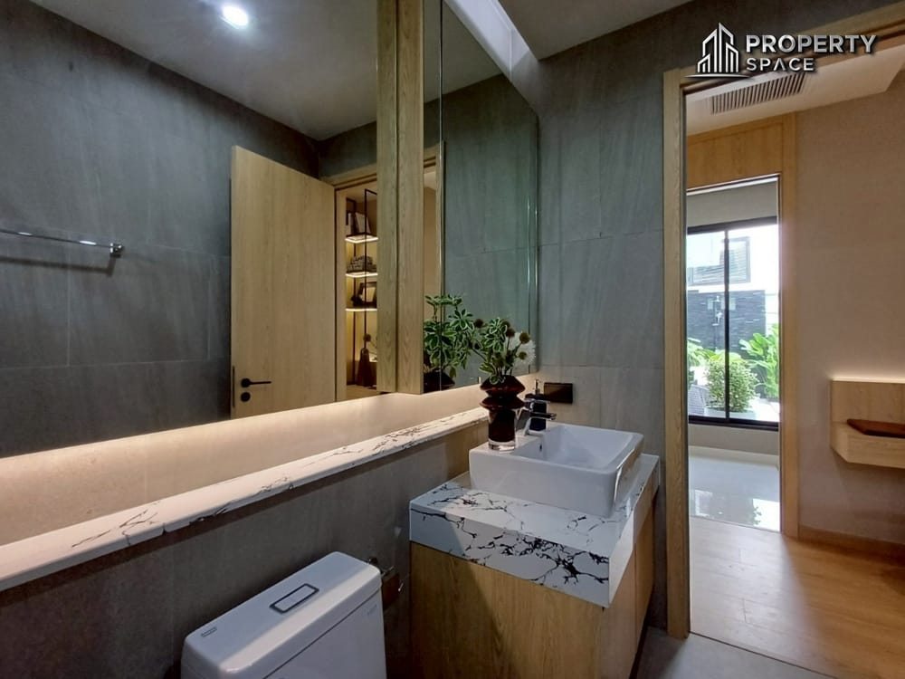 Luxurious Modern Pool Villa 4-Bedroom in South Pattaya Prime Location For Sale Image 24