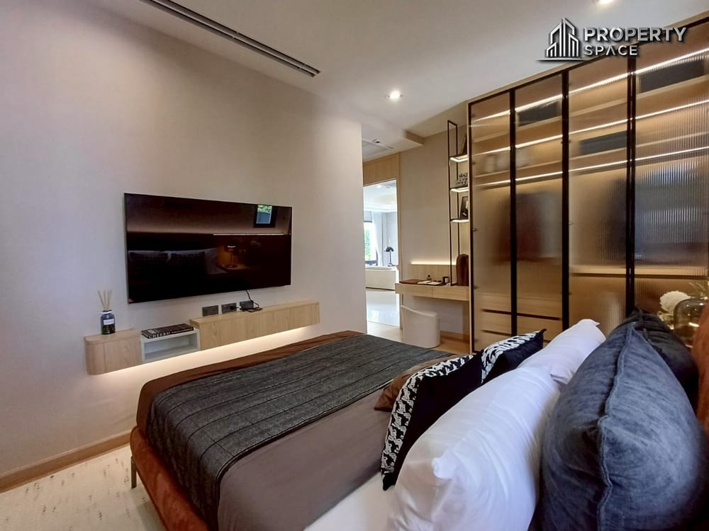 Luxurious Modern Pool Villa 4-Bedroom in South Pattaya Prime Location For Sale Image 23