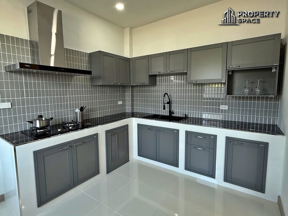 Modern 3 Bedroom Single Storey House in East Pattaya For Sale Image 7