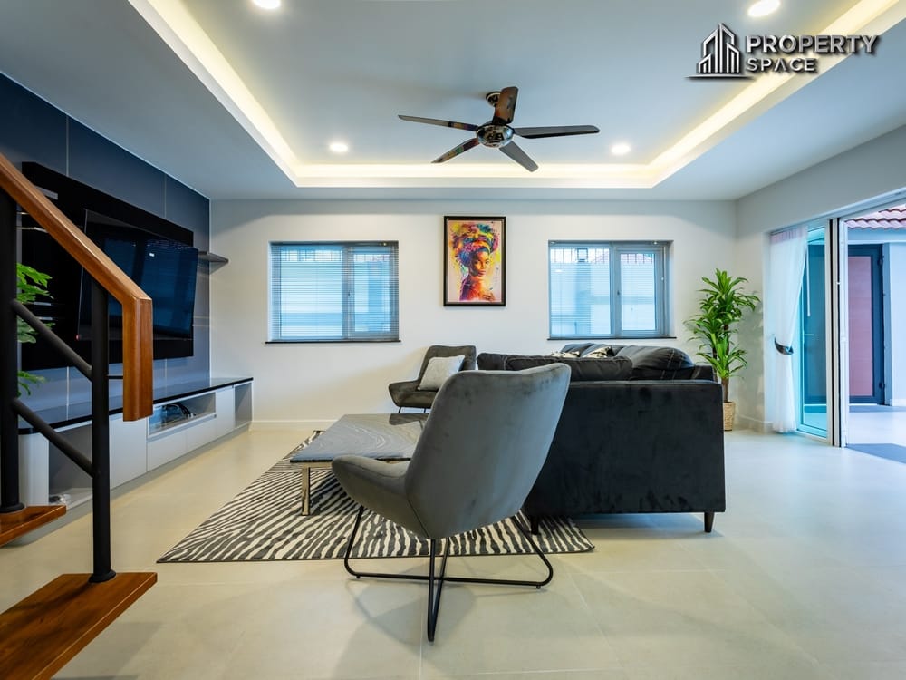 Stunning Newly Renovated Pool Villa 4-Bedroom near International School in Mabprachan For Sale Image 7