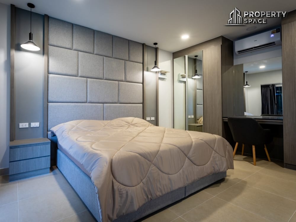 Stunning Newly Renovated Pool Villa 4-Bedroom near International School in Mabprachan For Sale Image 19