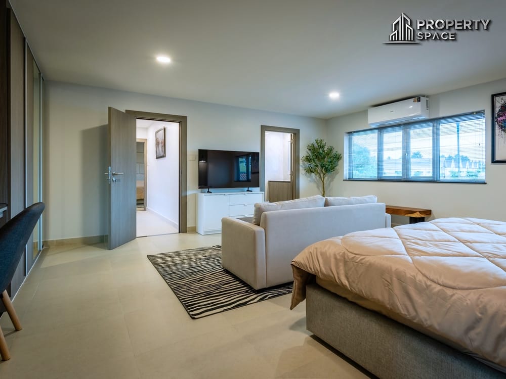 Stunning Newly Renovated Pool Villa 4-Bedroom near International School in Mabprachan For Sale Image 17