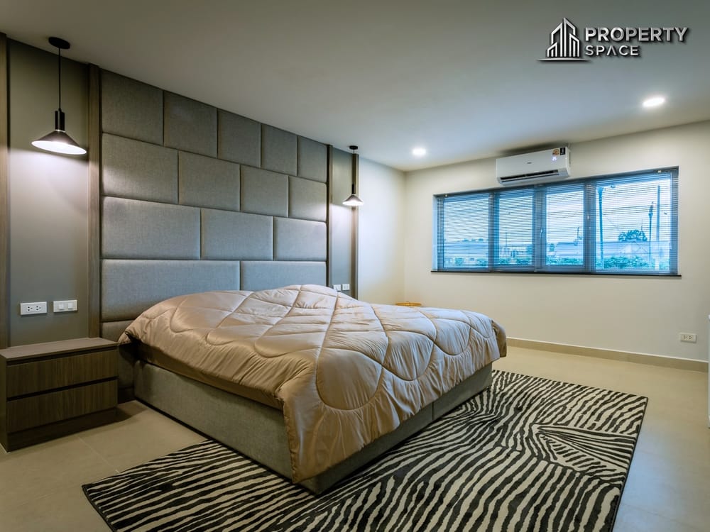 Stunning Newly Renovated Pool Villa 4-Bedroom near International School in Mabprachan For Sale Image 20