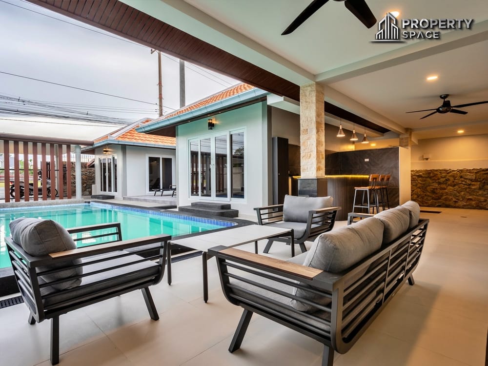Stunning Newly Renovated Pool Villa 4-Bedroom near International School in Mabprachan For Sale Image 3