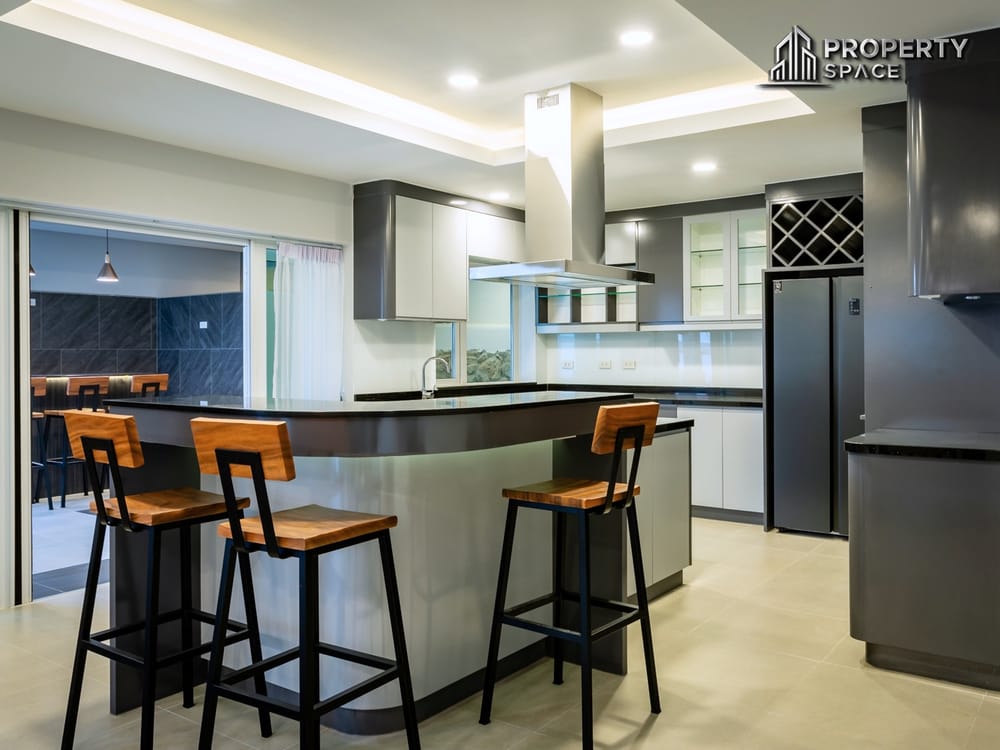 Stunning Newly Renovated Pool Villa 4-Bedroom near International School in Mabprachan For Sale Image 10