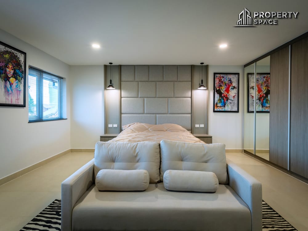 Stunning Newly Renovated Pool Villa 4-Bedroom near International School in Mabprachan For Sale Image 15