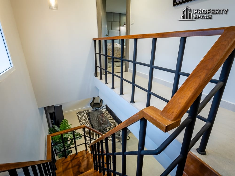 Stunning Newly Renovated Pool Villa 4-Bedroom near International School in Mabprachan For Sale Image 13