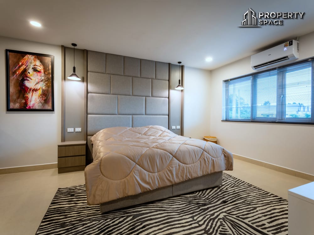 Stunning Newly Renovated Pool Villa 4-Bedroom near International School in Mabprachan For Sale Image 22