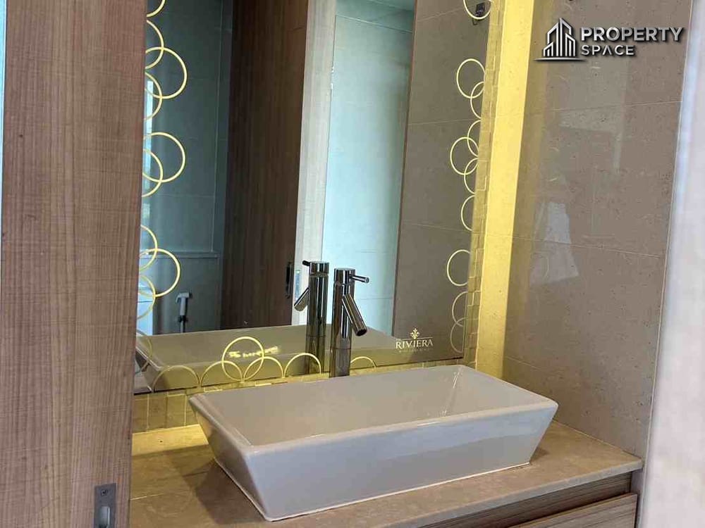 Stunning 1-Bedroom Condo In The Riviera Wongamat Beach For Sale Image 10