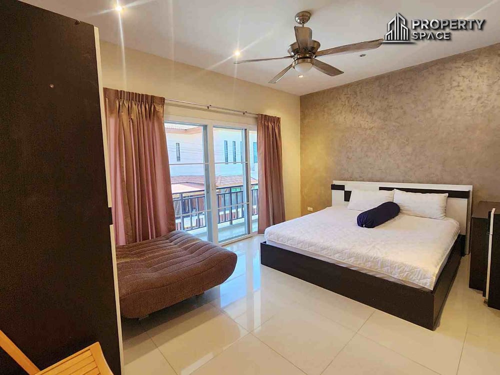 3 Bedroom Two-Storey Thai Style Pool Villa in East Pattaya For Rent Image 19