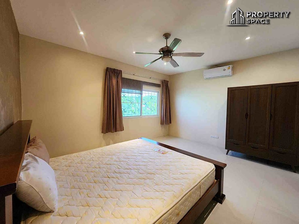 3 Bedroom Two-Storey Thai Style Pool Villa in East Pattaya For Rent Image 24