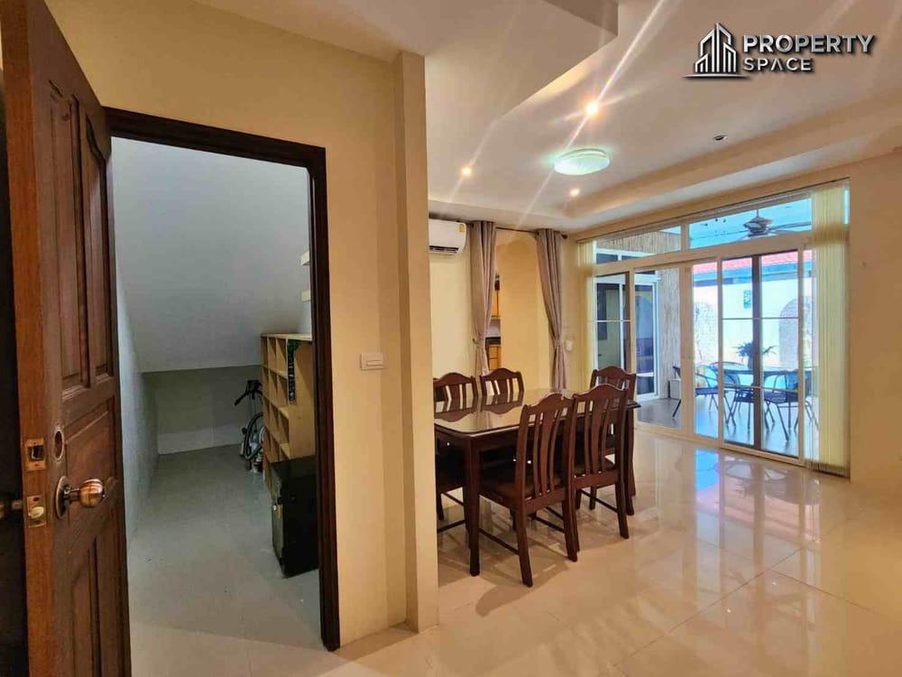 3 Bedroom Two-Storey Thai Style Pool Villa in East Pattaya For Rent Image 12