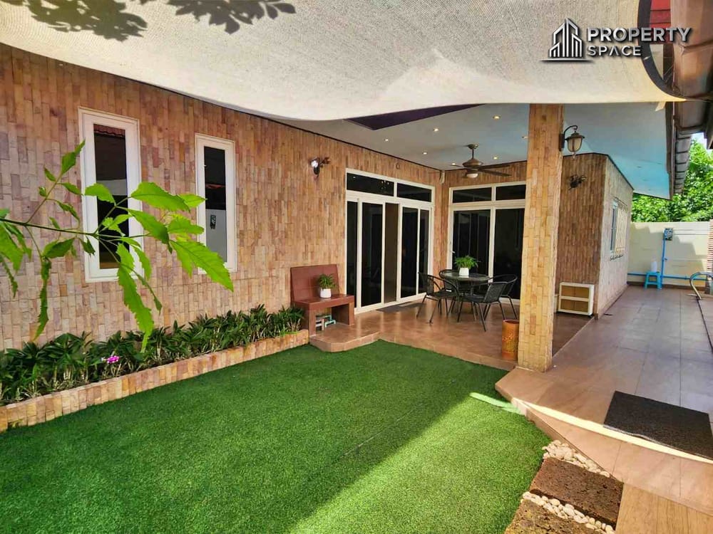 3 Bedroom Two-Storey Thai Style Pool Villa in East Pattaya For Rent Image 28