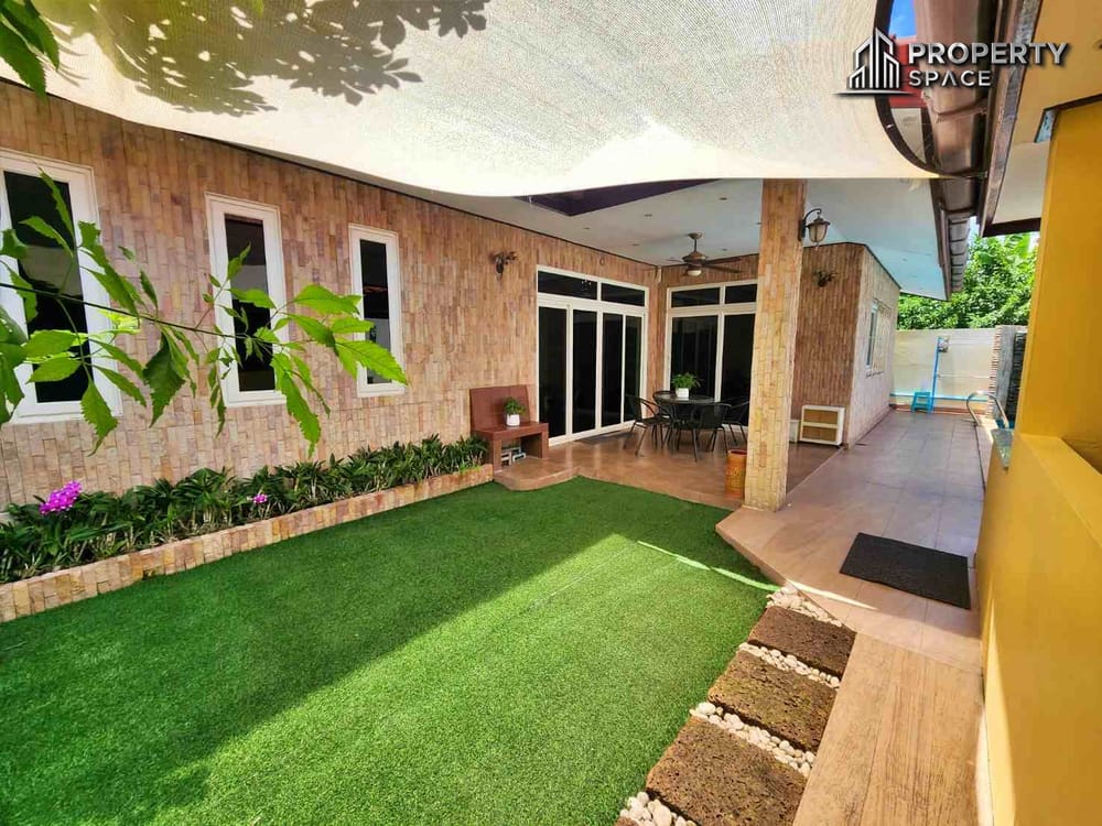 3 Bedroom Two-Storey Thai Style Pool Villa in East Pattaya For Rent Image 30