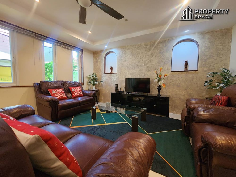 3 Bedroom Two-Storey Thai Style Pool Villa in East Pattaya For Rent Image 6