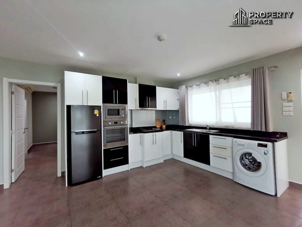 Modern 2-Bedroom Pool View  Condo In Tudor Court Pattaya For Sale Image 6