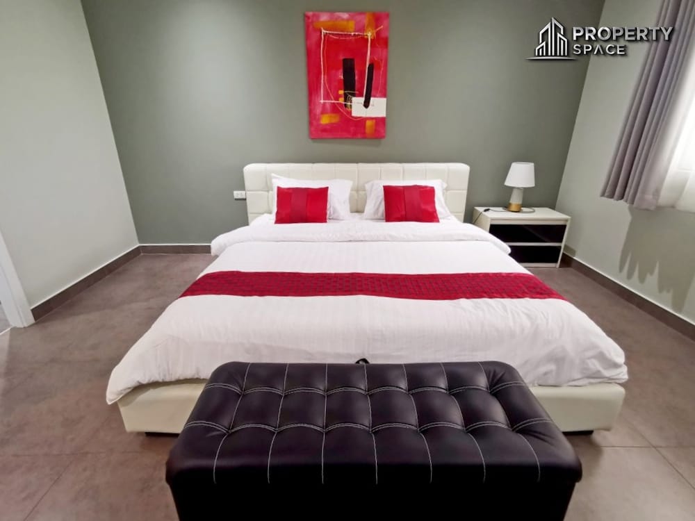 Modern 2-Bedroom Pool View  Condo In Tudor Court Pattaya For Sale Image 9