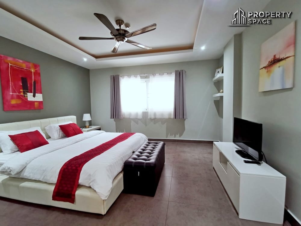 Modern 2-Bedroom Pool View  Condo In Tudor Court Pattaya For Sale Image 11