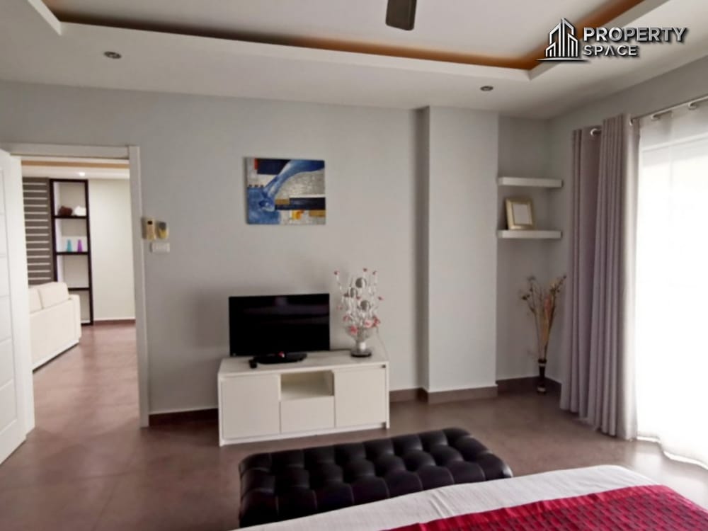 Modern 2-Bedroom Pool View  Condo In Tudor Court Pattaya For Sale Image 16