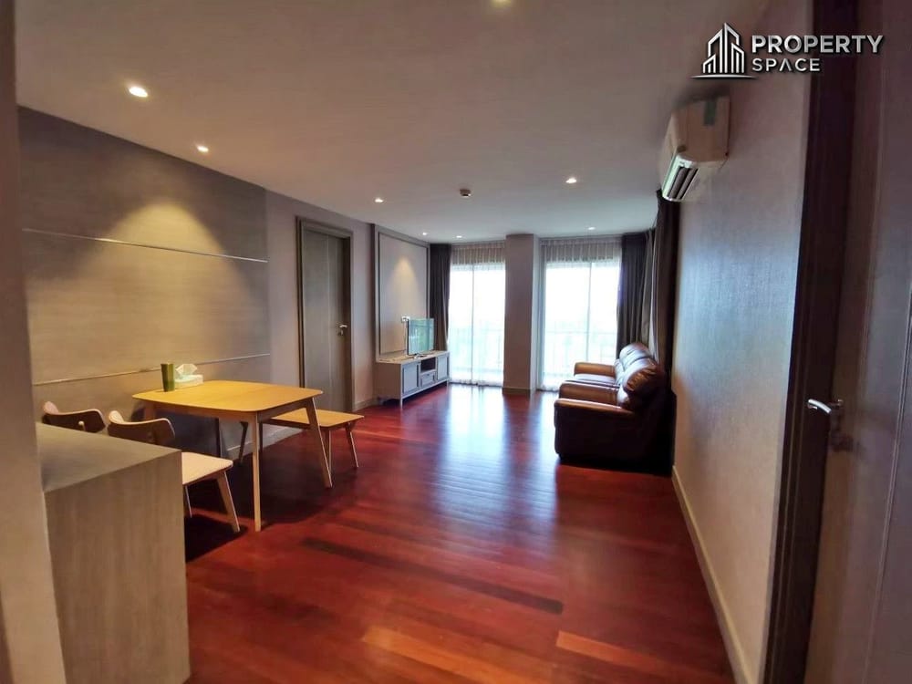 Modern Sea view 2-Bedroom Condo In The Senate Residence Pattaya For Sale or Rent Image 6