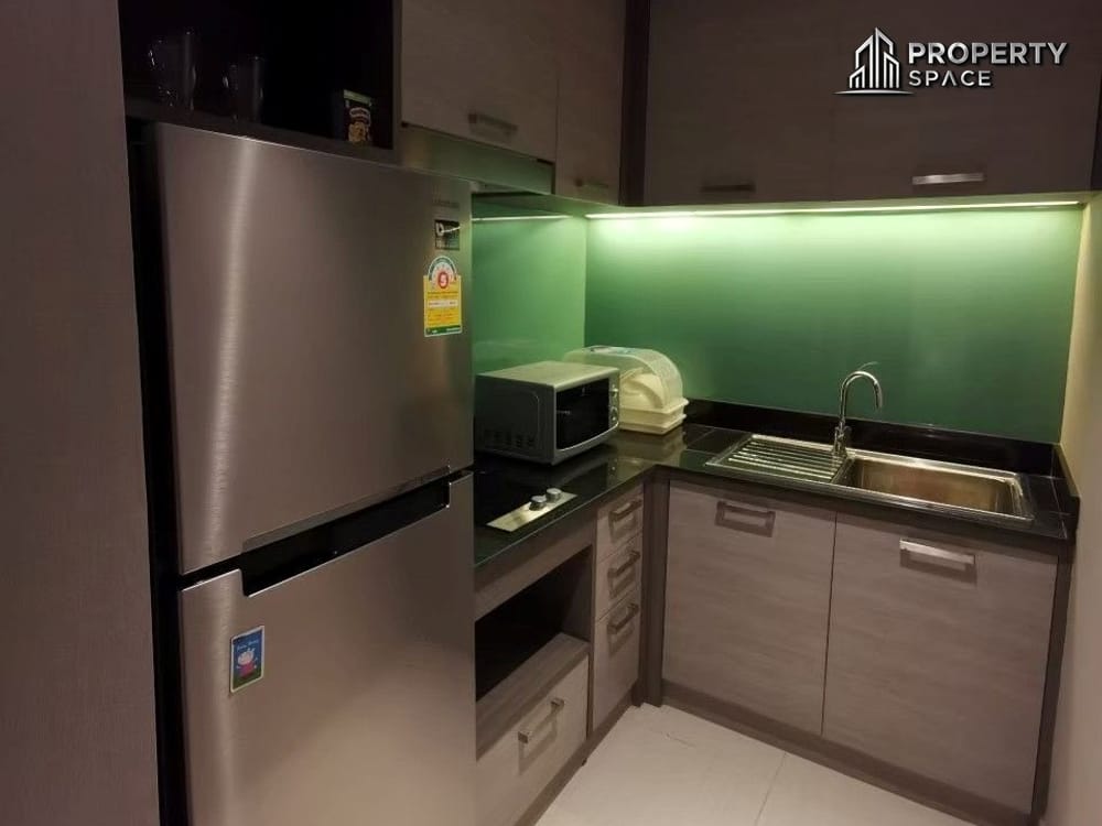 Modern Sea view 2-Bedroom Condo In The Senate Residence Pattaya For Sale or Rent Image 8